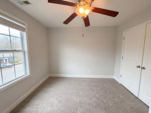 432 Leslie Wood Dr, Clarksville, TN 37040