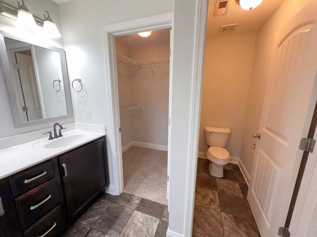 432 Leslie Wood Dr, Clarksville, TN 37040