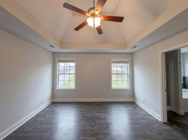 432 Leslie Wood Dr, Clarksville, TN 37040