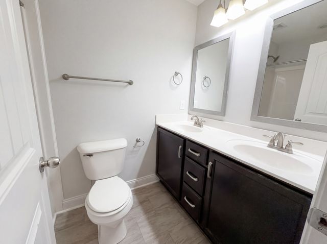 432 Leslie Wood Dr, Clarksville, TN 37040