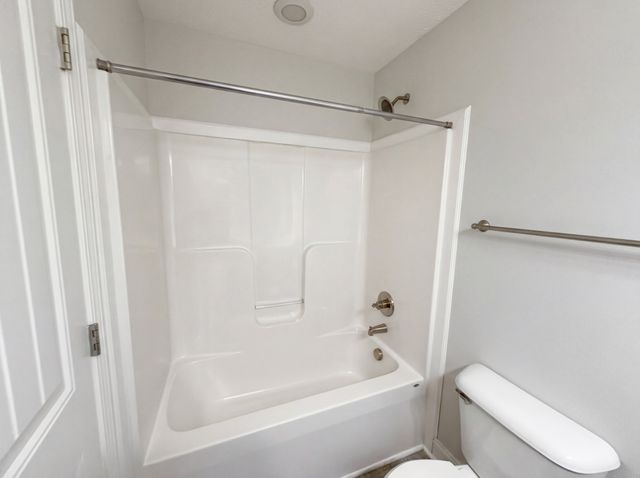 432 Leslie Wood Dr, Clarksville, TN 37040