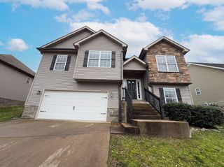 432 Leslie Wood Dr, Clarksville, TN 37040