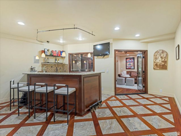 7641 S MARY ESTHER CIR, Sandy, UT 84093