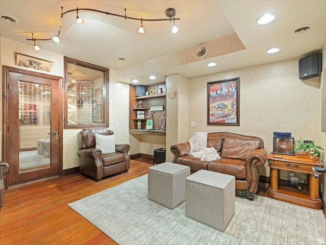 7641 S MARY ESTHER CIR, Sandy, UT 84093