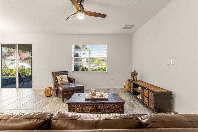 368 Sandcrest Circle, Sebastian, FL 32958