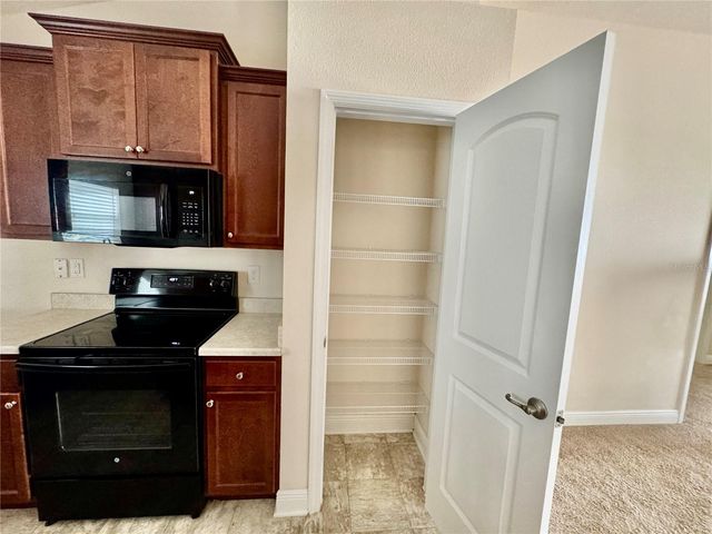 906 CHESTNUT DRIVE, Fruitland Park, FL 34731