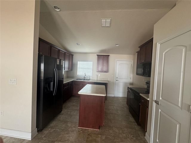 906 CHESTNUT DRIVE, Fruitland Park, FL 34731