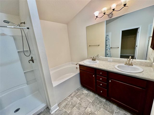906 CHESTNUT DRIVE, Fruitland Park, FL 34731
