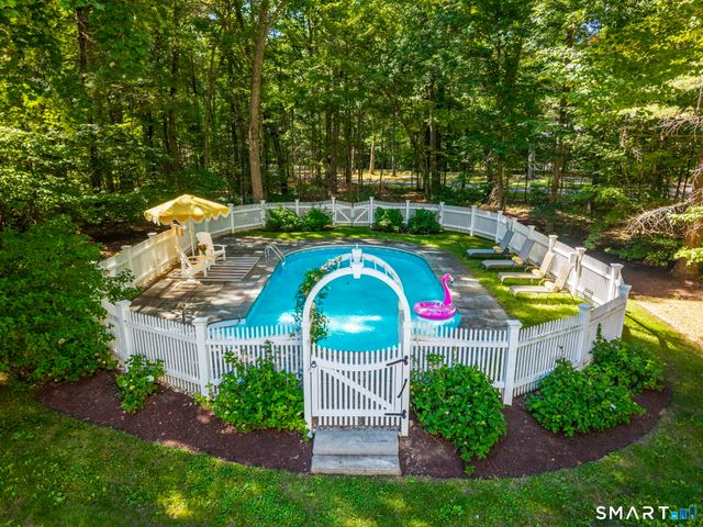 10 Langley Park, Farmington, CT 06032