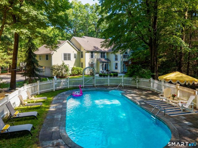 10 Langley Park, Farmington, CT 06032