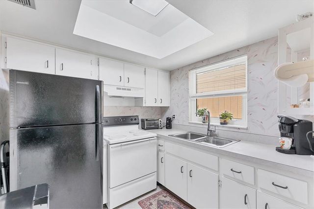 2905 51ST AVENUE W, Bradenton, FL 34207