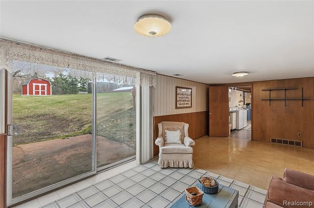 116 Whims Lane, Rochester, MI 48306