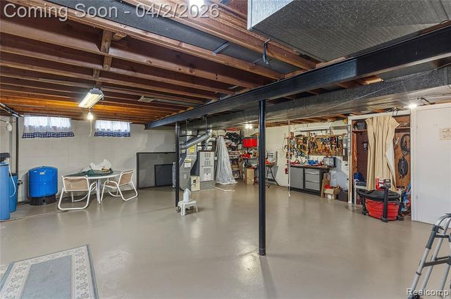 116 Whims Lane, Rochester, MI 48306