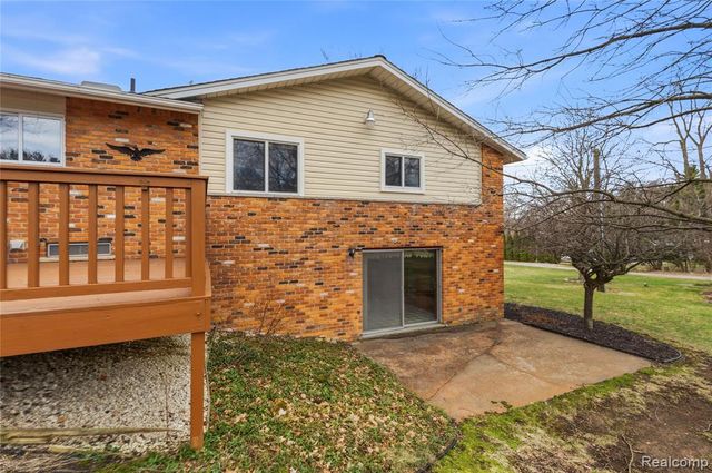 116 Whims Lane, Rochester, MI 48306