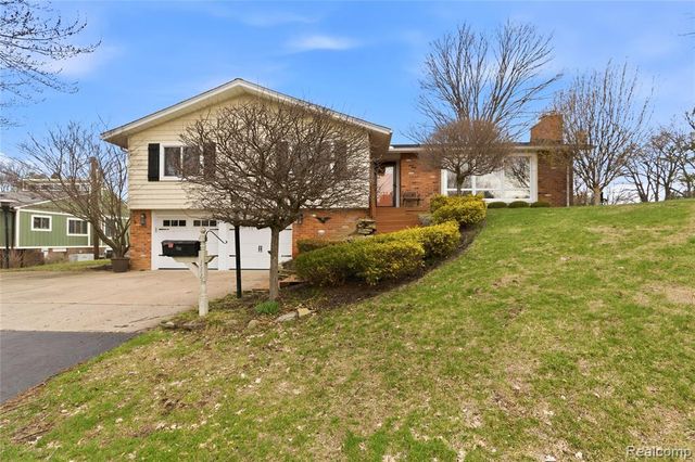 116 Whims Lane, Rochester, MI 48306