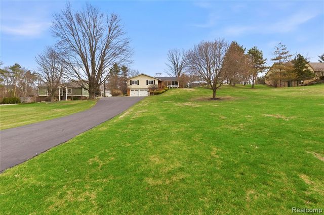 116 Whims Lane, Rochester, MI 48306
