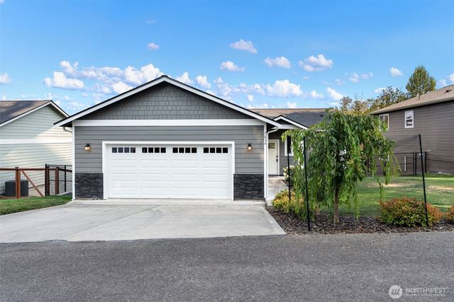 7634 E Montana Street, Port Orchard, WA 98366
