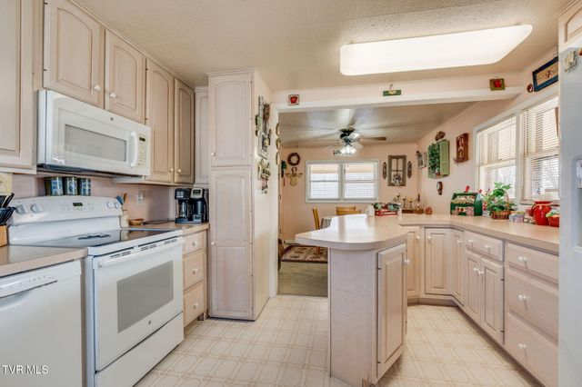 1556 Redwood Drive, Kingsport, TN 37664