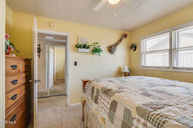 1556 Redwood Drive, Kingsport, TN 37664