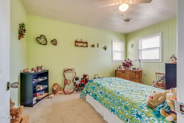 1556 Redwood Drive, Kingsport, TN 37664