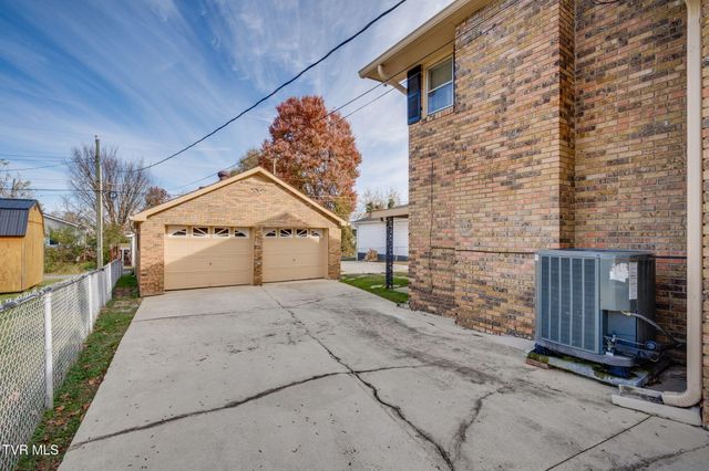 1556 Redwood Drive, Kingsport, TN 37664