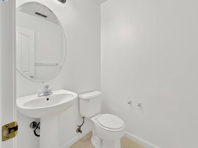 2352 Gretchen Elizabeth Ct, Tracy, CA 95377