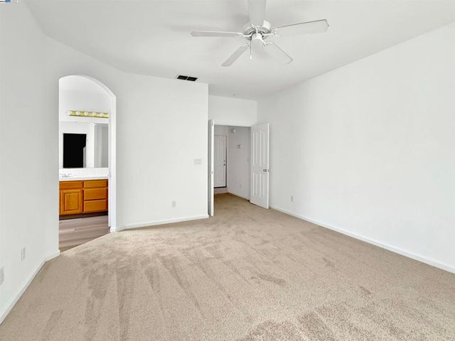 2352 Gretchen Elizabeth Ct, Tracy, CA 95377