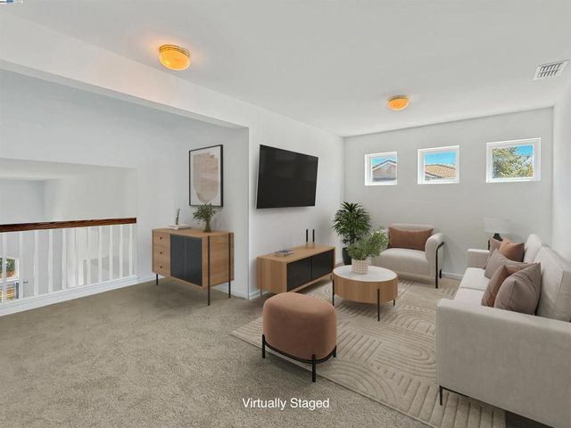 2352 Gretchen Elizabeth Ct, Tracy, CA 95377