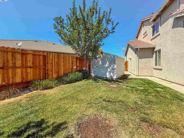 2352 Gretchen Elizabeth Ct, Tracy, CA 95377