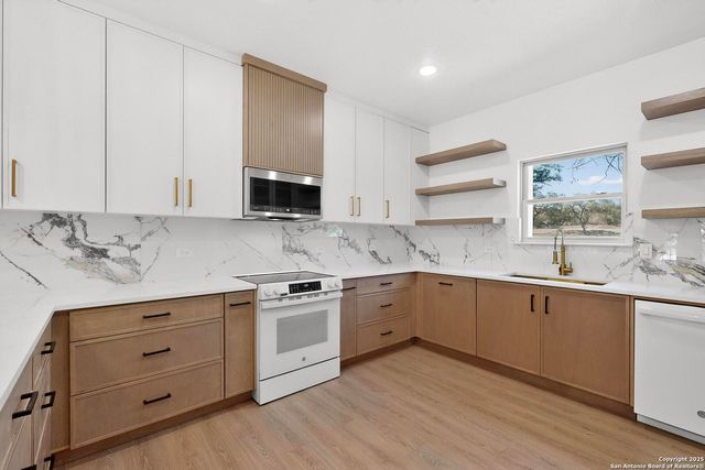 514 contour, Spring Branch, TX 78070