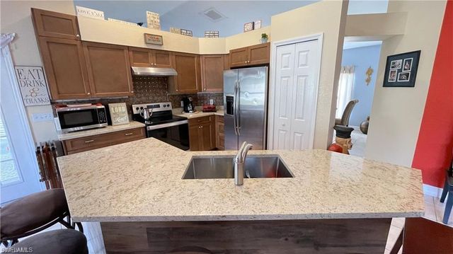 4205 27th AVE NE, Naples, FL 34120