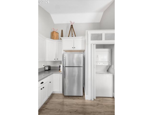 809 JQ ADAMS St, Oregon City, OR 97045