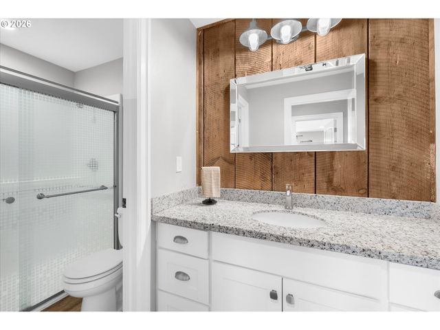 809 JQ ADAMS St, Oregon City, OR 97045
