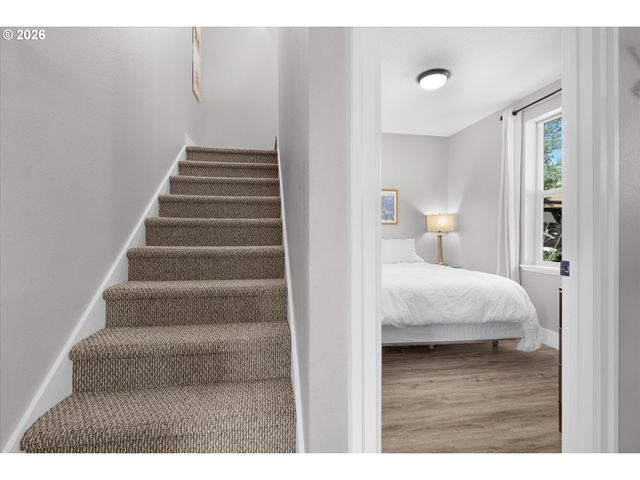 809 JQ ADAMS St, Oregon City, OR 97045