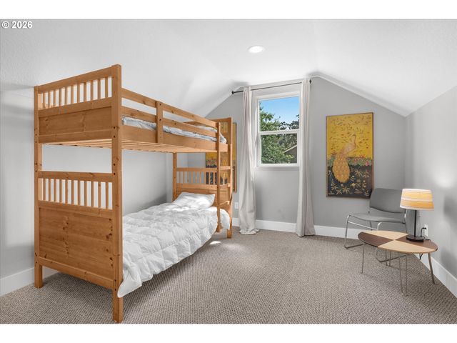 809 JQ ADAMS St, Oregon City, OR 97045
