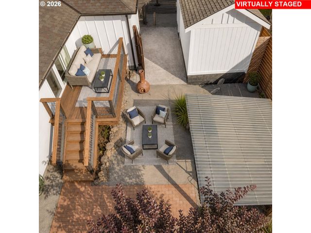 809 JQ ADAMS St, Oregon City, OR 97045