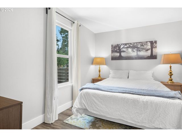 809 JQ ADAMS St, Oregon City, OR 97045