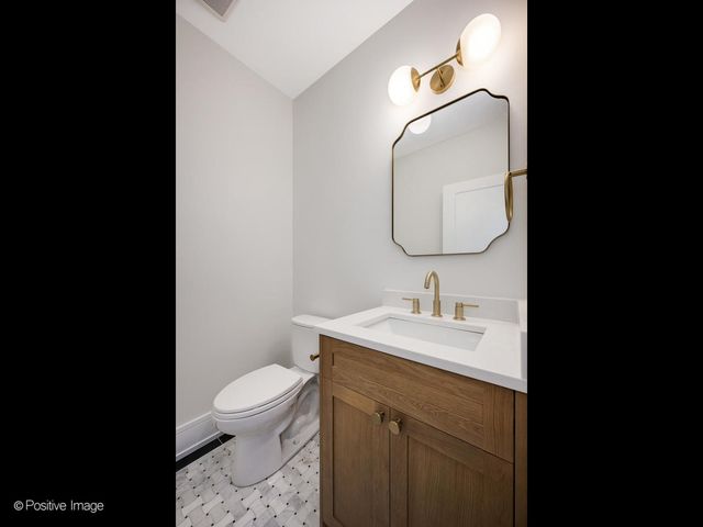 1619 W Summerdale Avenue, Chicago, IL 60640