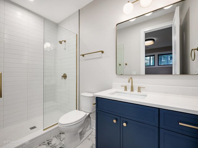 1619 W Summerdale Avenue, Chicago, IL 60640