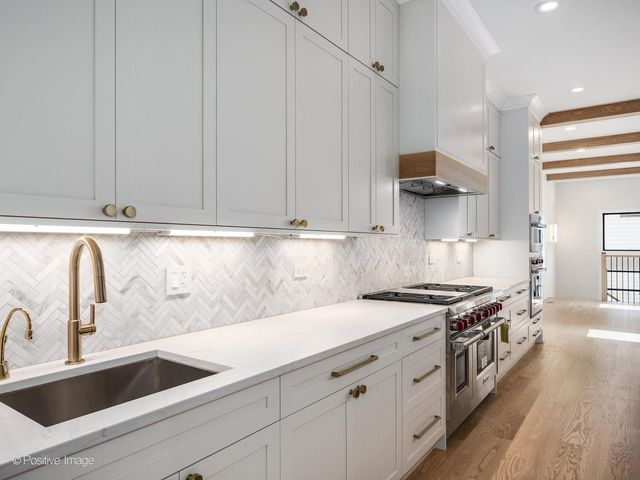 1619 W Summerdale Avenue, Chicago, IL 60640