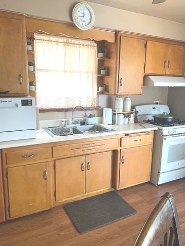 10632 S Avenue L, Chicago, IL 60617