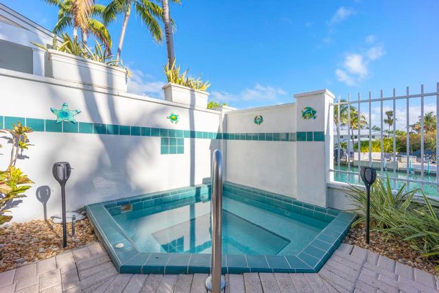 7032 Harbor Village Drive, Duck Key, FL 33050