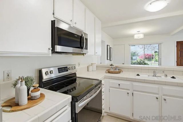 4235 Porte De Palmas 182, San Diego, CA 92122