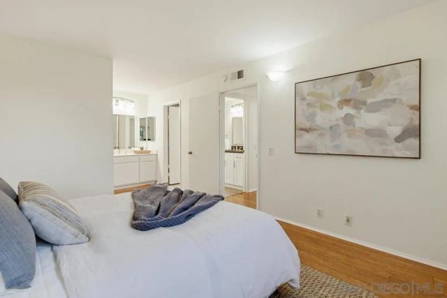 4235 Porte De Palmas 182, San Diego, CA 92122