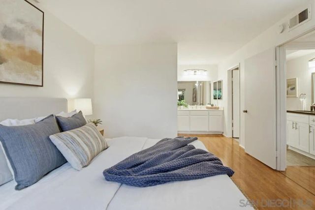 4235 Porte De Palmas 182, San Diego, CA 92122