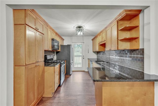 2015 E Camellia Drive, Decatur, GA 30032