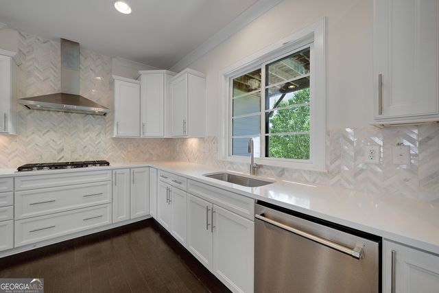 824 Stone Ridge Lane, Atlanta, GA 30324