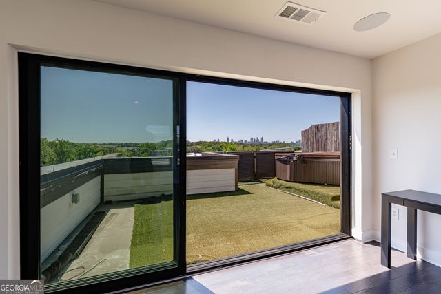 824 Stone Ridge Lane, Atlanta, GA 30324