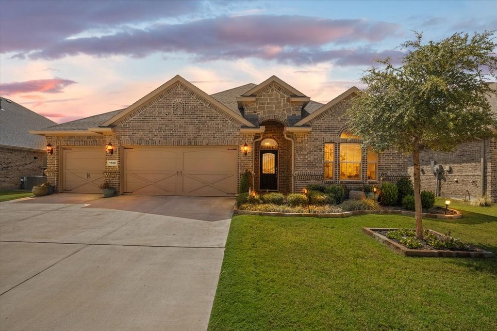 1109 Whispering Hill Drive, Mansfield, TX 76063 — photo 2