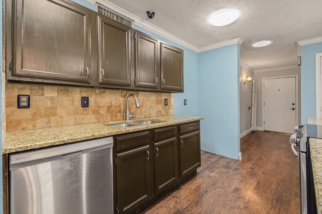5517 Baker Drive, The Colony, TX 75056